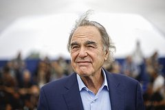 Оливер Стоун