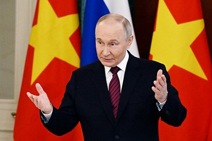 Путин на переговорах процитировал строчку из песни про Красную Армию