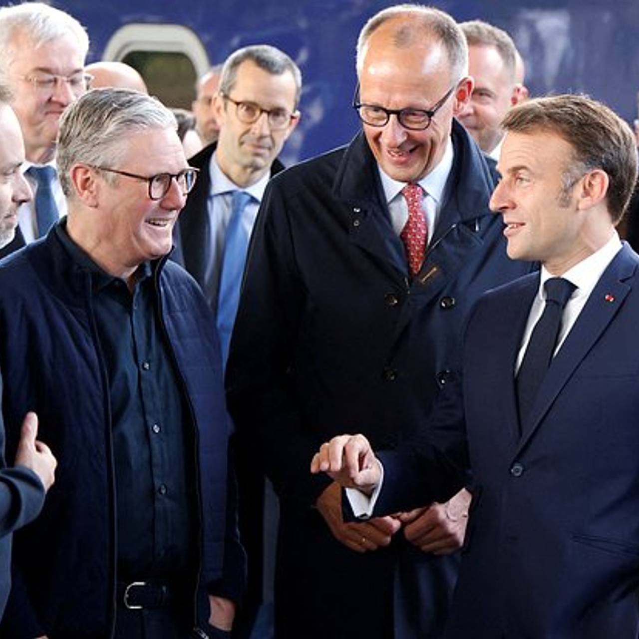 Кир Стармер, Фридрих Мерц и Эммануэль Макрон (слева направо). Фото: Ludovic Marin / Reuters