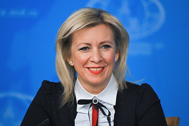 Захарова высмеяла Мерца, Стармера и Макрона за "пакетик и ложечку" на встрече