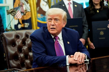 Позицию Трампа в переговорах России и Украины назвали игрой в кнут и пряник