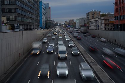 Москвичей на летней резине призвали временно отказаться от машин
