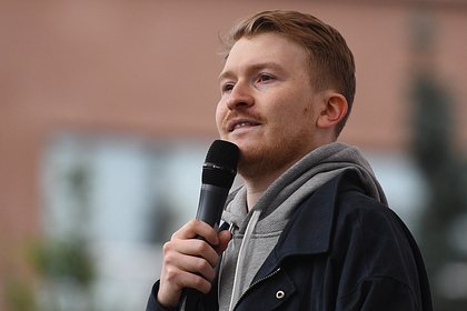 Уехавший из России комик накопил долги за коммуналку