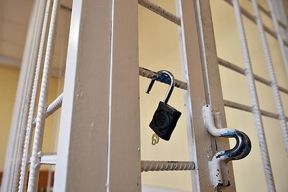 Бывшего российского сенатора заочно арестовали по делу о мошенничестве