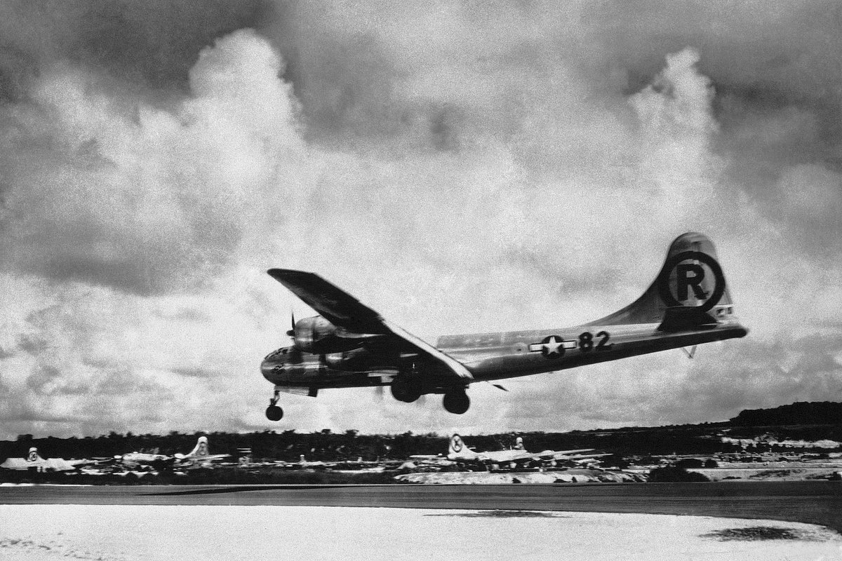 6 августа 1945 года американский бомбардировщик B-29 Enola Gay сбросил на Хиросиму атомную бомбу «Малыш»