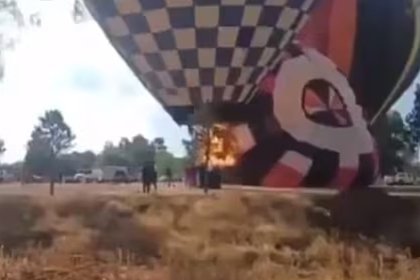 Воздушный шар загорелся в воздухе вместе с людьми и попал на видео