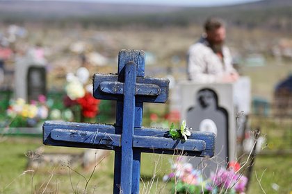 На российском кладбище разгромили могилу участника СВО