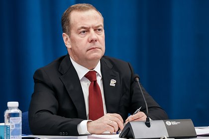 Медведев присоединился к совещанию Путина по Украине по возвращении из командировки