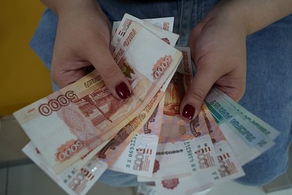 Средний размер банковского вклада в России вырос на 27 тысяч рублей