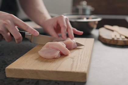 В «Пятерочке» в курице «Петелинка» нашли сальмонеллу