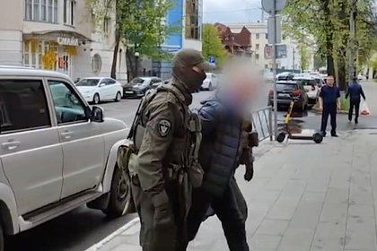 Экс-главу района российского региона обвинили в получении взятки через подчиненного