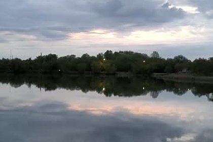 Мощный пожар после звуков взрывов под Москвой сняли на видео