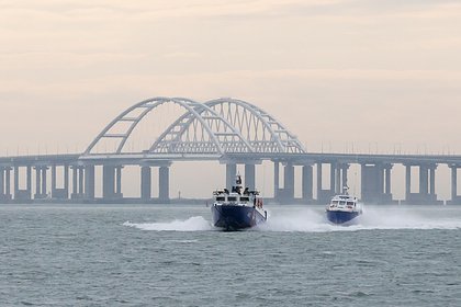 «Стоял, стоит и стоять будет». Состояние Крымского моста после удара ВСУ по полуострову показали на видео