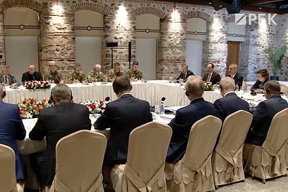 Появилось видео начала переговоров России с Украиной
