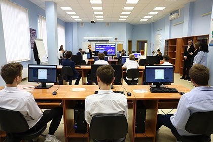 Сообщения о сокращении летних каникул в России не подтвердились