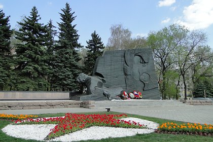 В России задержали осквернившего «Памятник Славы» на Мемориальном комплексе мужчину