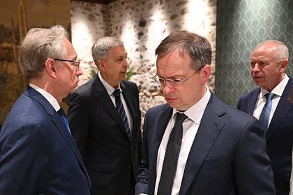 Российская делегация выехала в аэропорт после переговоров в Стамбуле