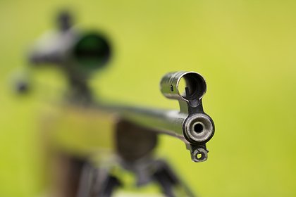 В российском городе мужчина стрелял из винтовки по детской площадке