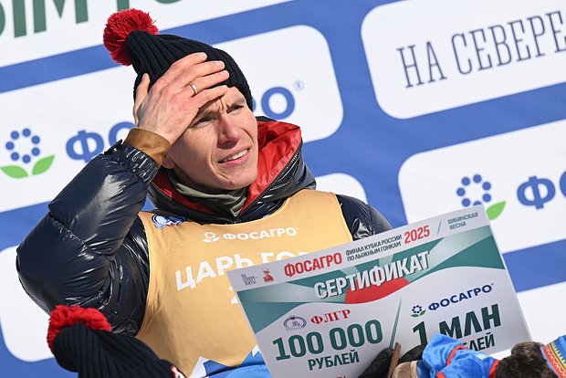 Александр Большунов