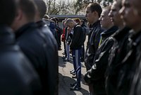 В Одессе выстроилась огромная очередь в военкомат. На Украине пишут, что такое происходит по всей стране 
