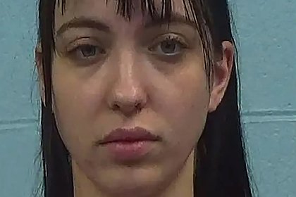 Учительница-практикантка назвала школьника младшим братом и занялась с ним сексом