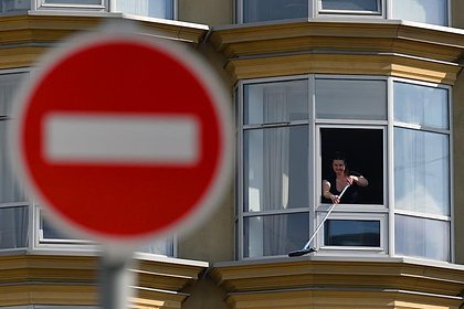 Россиянам дали советы по безопасному мытью окон