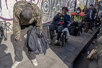 «Наши города непригодны для жизни» Почему в США катастрофически растет число бездомных и как с этим пытается бороться Трамп?