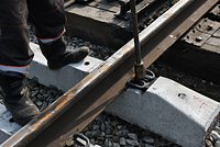 В Белгородской области состав наехал на заложенную под рельсами взрывчатку. Повреждена контактная сеть, движение остановлено