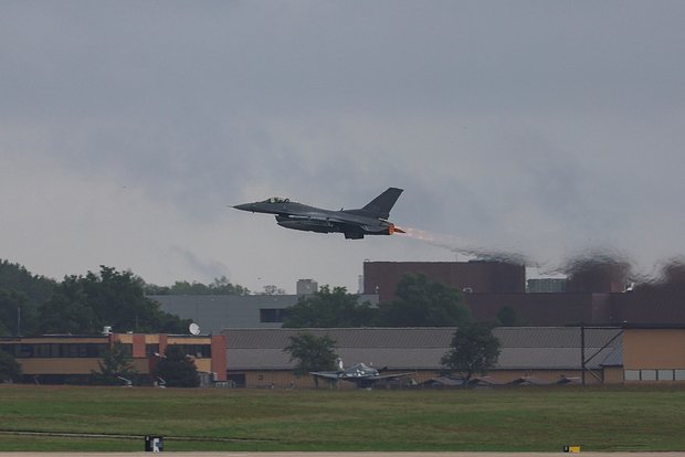 12 российских военных награждены за первый сбитый истребитель F-16