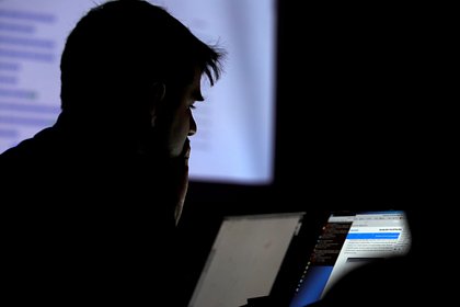 Неизвестный взломал телефон главы аппарата Белого дома
