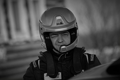 На чемпионате России по ралли разбился гонщик