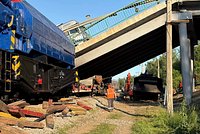 В Брянской области взорванный мост рухнул на поезд. 7 человек погибли и 69 пострадали. В подрыве подозревают украинских диверсантов
