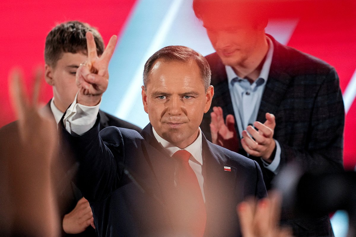 Избранный президент Польши Кароль Навроцкий объявляет о своей победе, 2 июня 2025 года