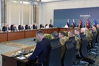 Переговоры России и Украины завершились всего через час после начала. О чем договорились стороны по итогам встречи?