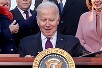«Кто управлял страной?» Трамп начал расследование десятков подписей Байдена. Что он хочет узнать о его психическом состоянии? 