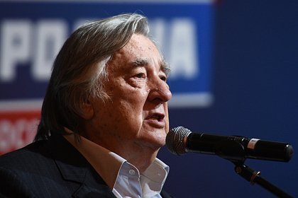 Путин присвоил звание писателю Проханову