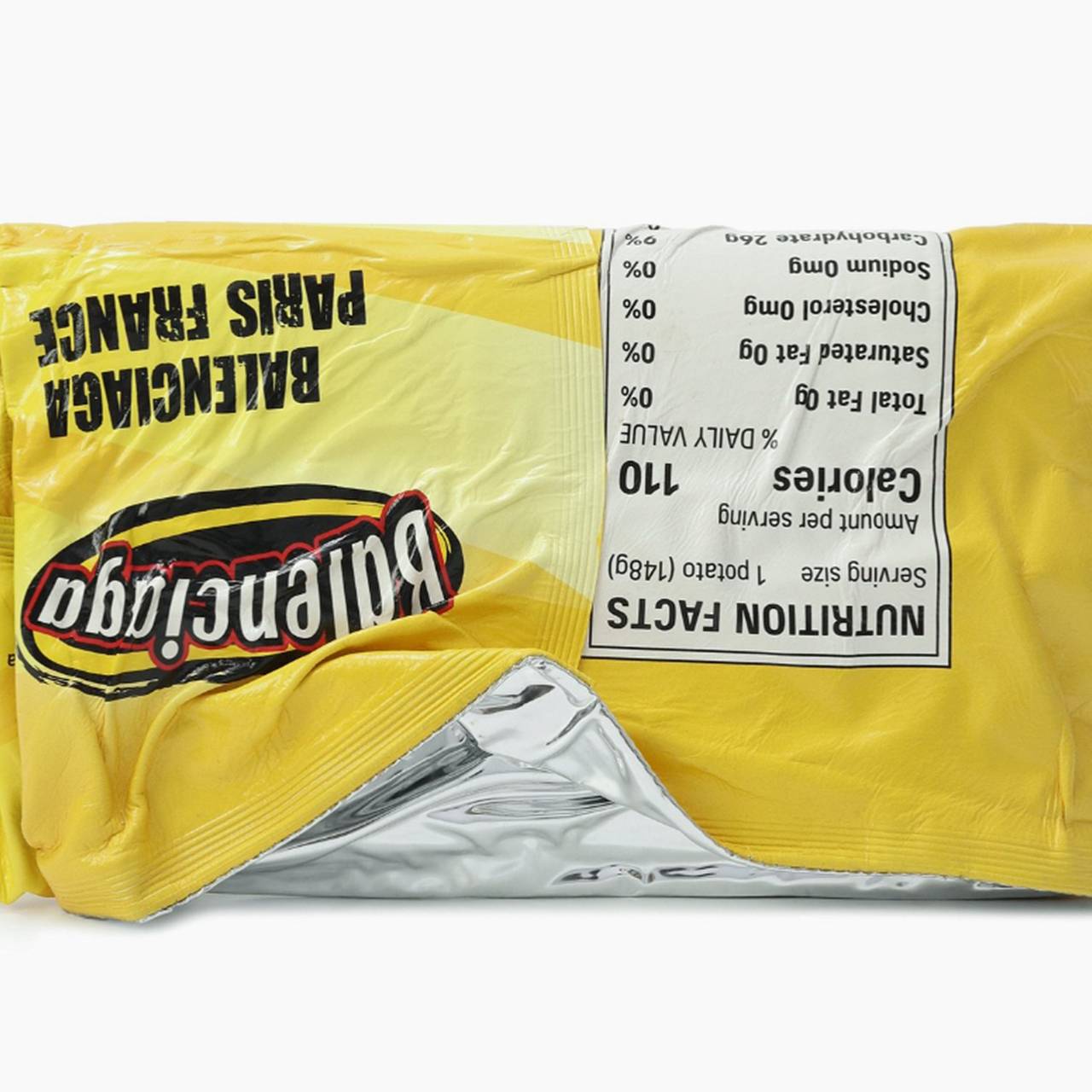 В ЦУМе начали продавать клатчи в виде мятой пачки чипсов за 280 тысяч рублей