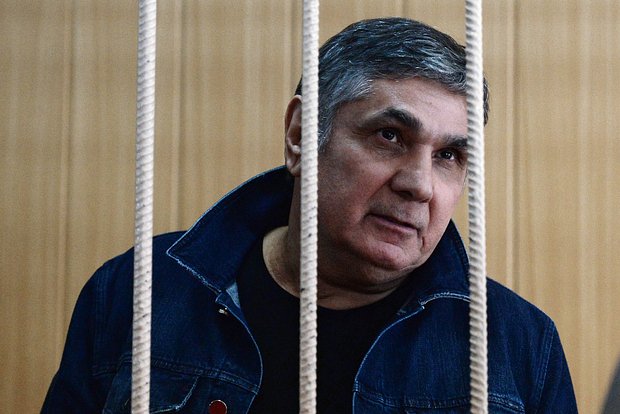 Шакро Молодой