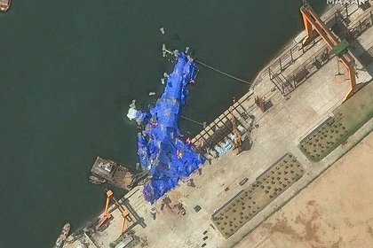 Власти Северной Кореи вернули опрокинувшийся эсминец в вертикальное положение