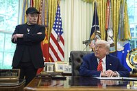 «Эти альфа-самцы взорвались». Трамп и Маск публично поссорились. Что привело их к вражде и чем это грозит президенту США? 