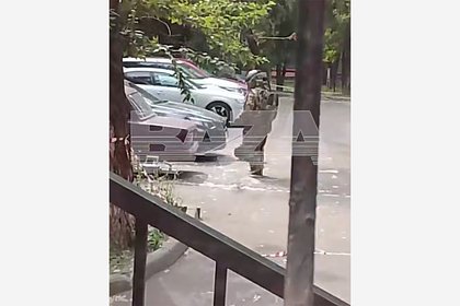 Взрывотехники достали устройство из заминированной машины в Москве