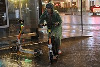 Москвичей призвали запастись дождевиками 