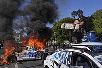«Это мятеж!» Трамп ввел войска в Калифорнию. Что происходит на улицах и как погромы в Лос-Анджелесе изменят США?