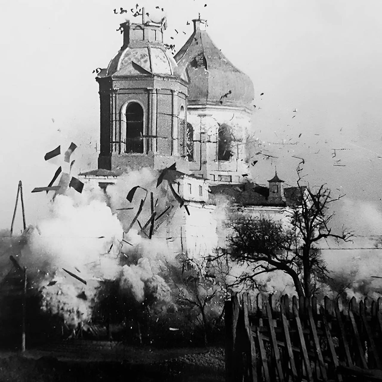 Названа причина сноса церквей при советской власти. Зачем это было нужно Сталину и Хрущеву?