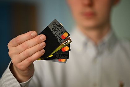 Финансист назвал оптимальную сумму для хранения на карте