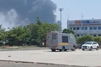 Появилось видео с места крушения пассажирского самолета в Индии