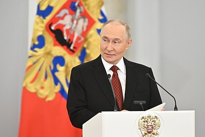 Путин поздравил россиян с Днем России