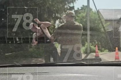 Звезда Мариинского театра напал на журналистов после драки с охранником