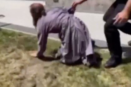 В Молдавии полицейские применили физическую силу к священнику во время марша против ЛГБТ