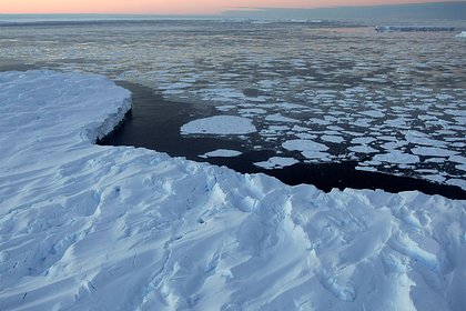 Ученые зафиксировали странные радиосигналы под Антарктидой